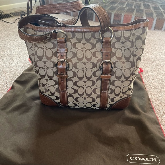 Coach Handbags - Coach tote